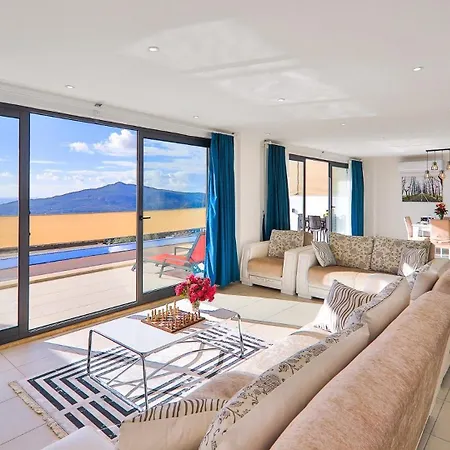 فيلة Seaview With Pool