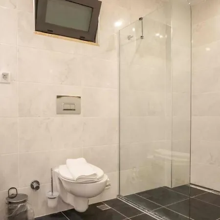 Seaview With Pool كالكان