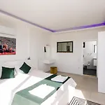 Seaview With Pool