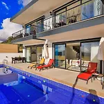Seaview With Pool 빌라 *