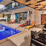 Seaview With Pool 칼칸